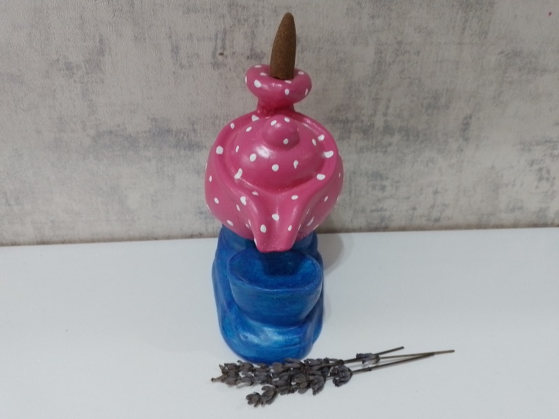 PEMBE